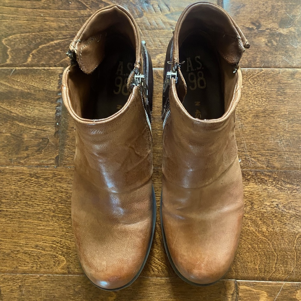 A.S. 98 Women’s boots. Warm brown, size 39. Great condition